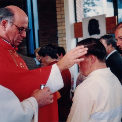 Spanish Catholic Community Celebrates Fr John Pickering’s 85th Birthday